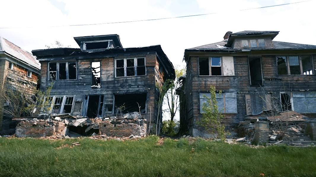 Ruined abandoned houses in Detroit